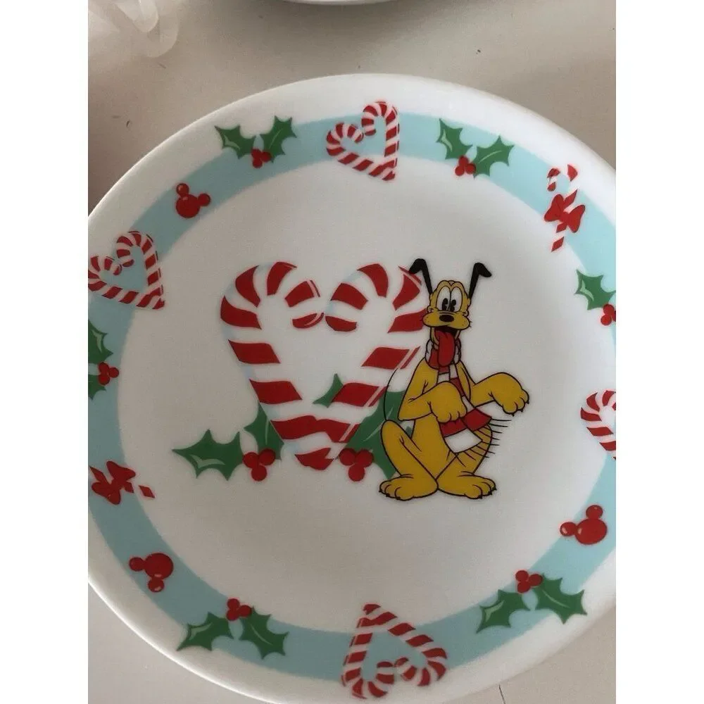 Set Of 4 Disney Mickey Minnie Goofy Pluto Christmas Holiday Appetizer Plates NEW